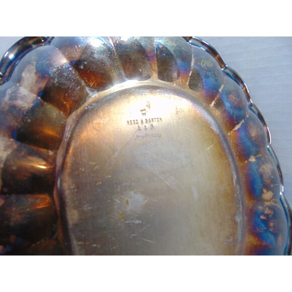 Reed & Barton #113 Holiday Pattern Oval Scallop Silverplate 10.5" Serving Dish - Picture 5 of 9